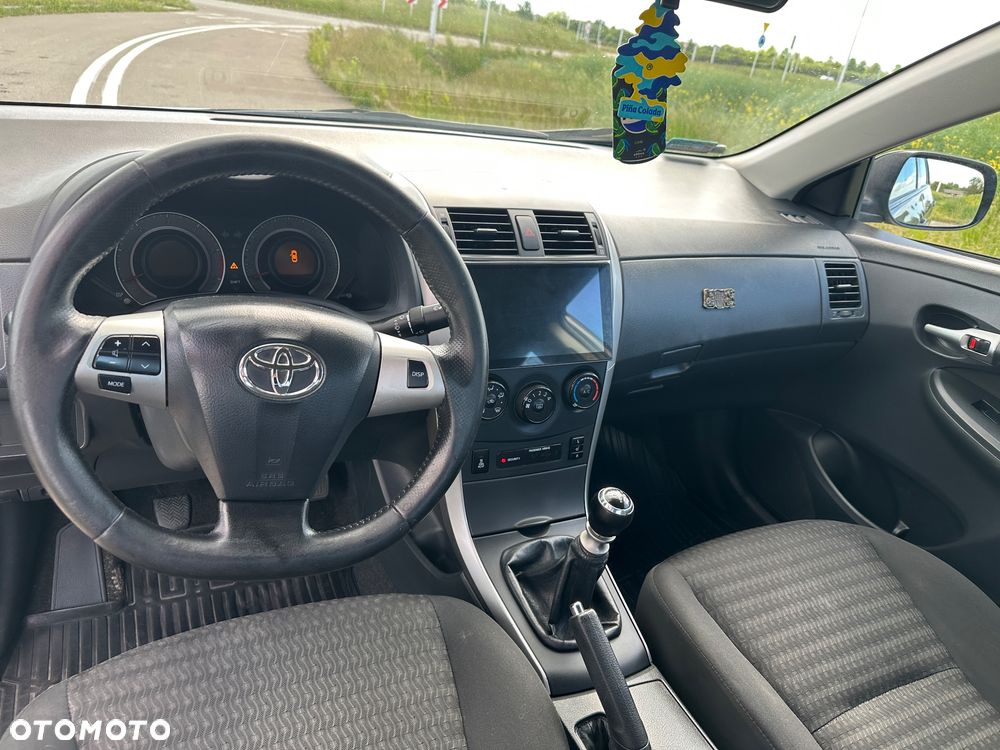Toyota Corolla 1.4 D-4D Luna - 11