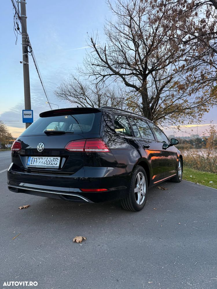 Volkswagen Golf - 6