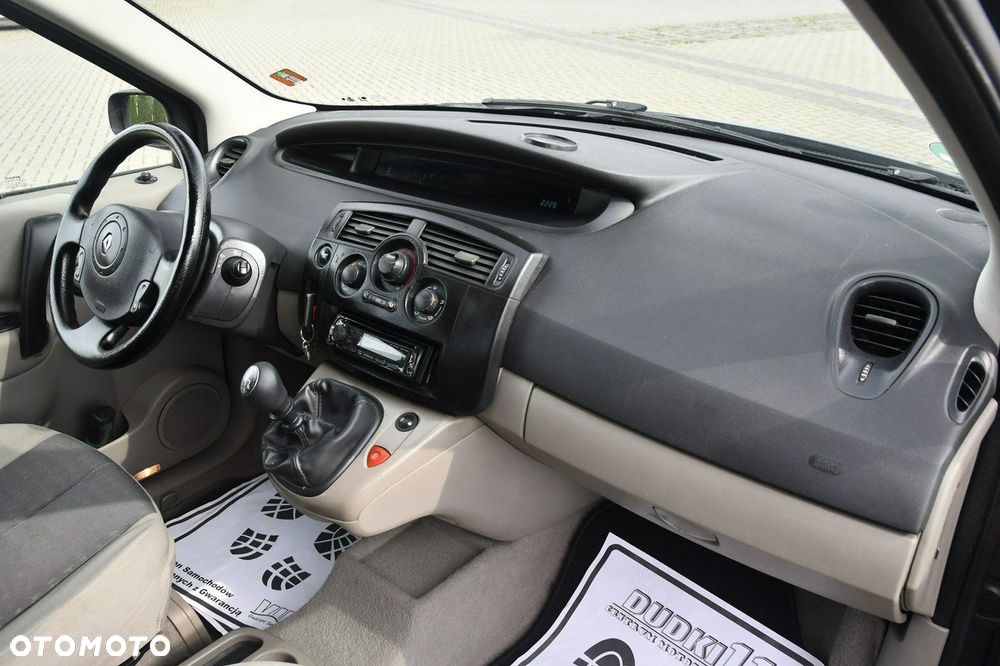 Renault Grand Scenic - 25