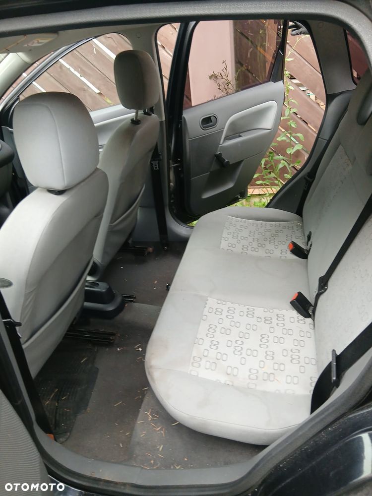 Ford Fiesta 1.4 Ghia - 4