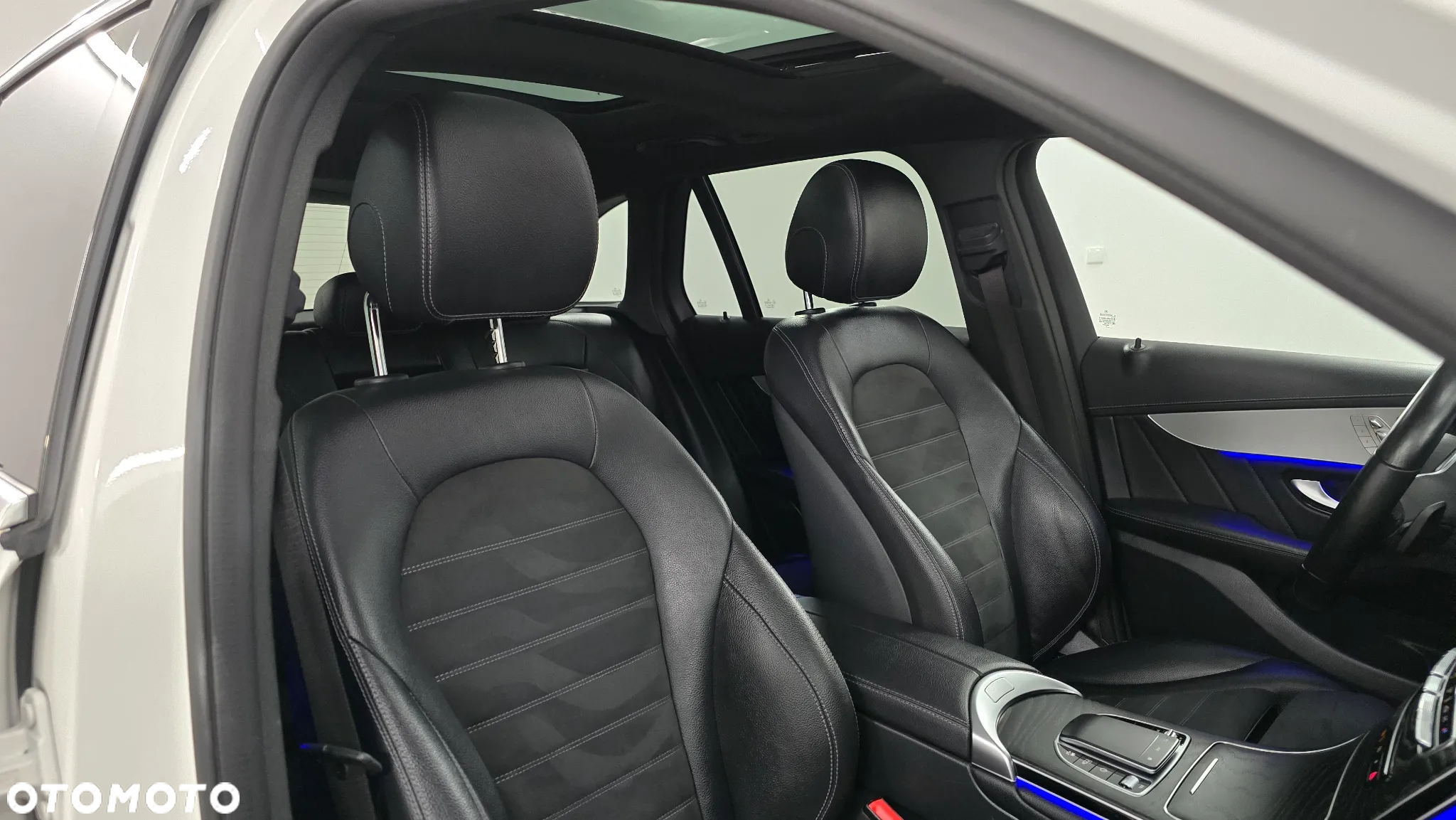 Mercedes-Benz GLC 300 de 4Matic 9G-TRONIC AMG Line Plus - 24