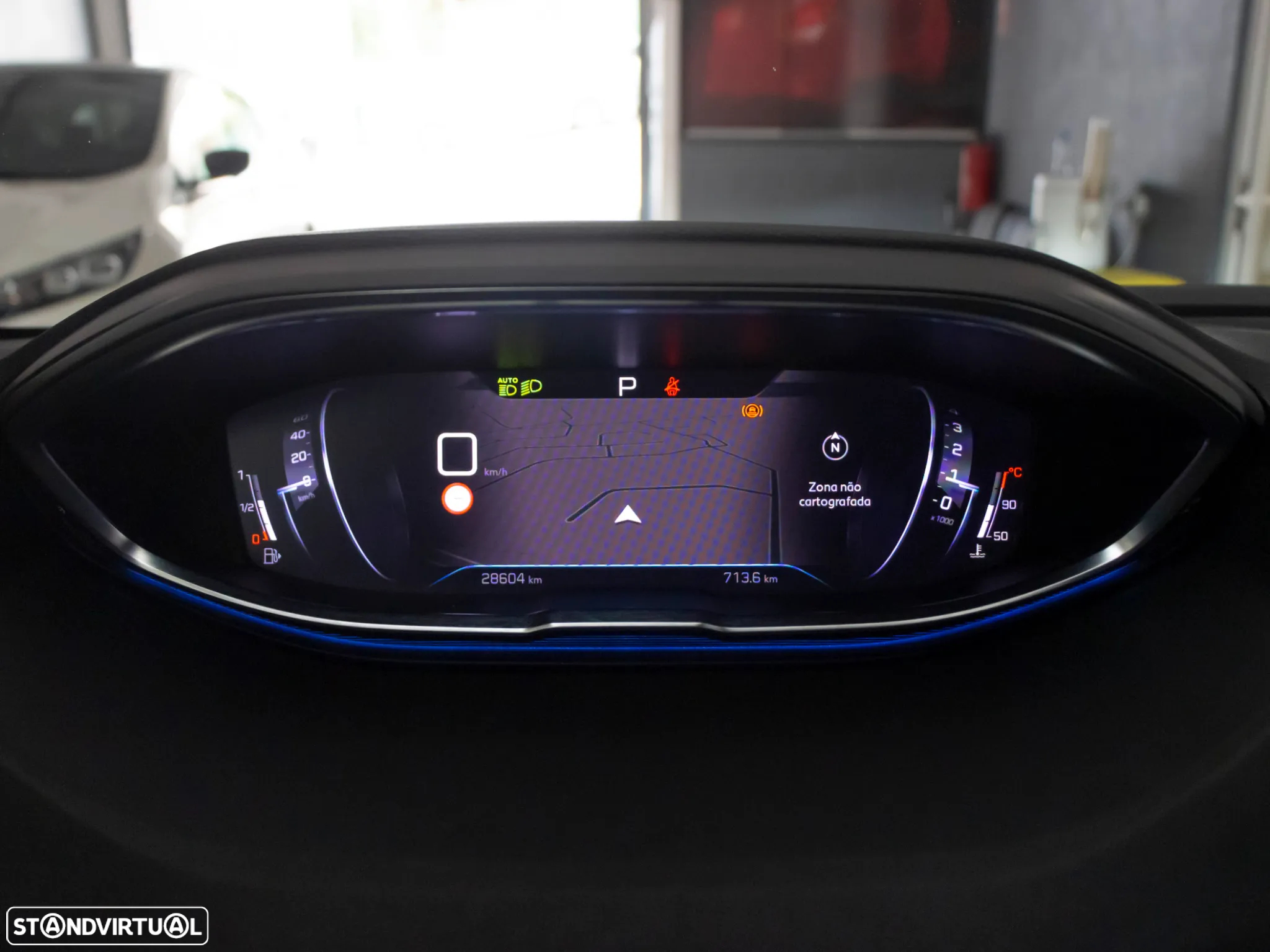 Peugeot 5008 1.2 PureTech Allure EAT8 - 26