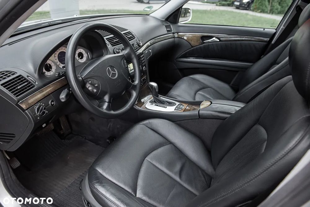 Mercedes-Benz Klasa E 500 T Avantgarde Sport Edition AMG - 25