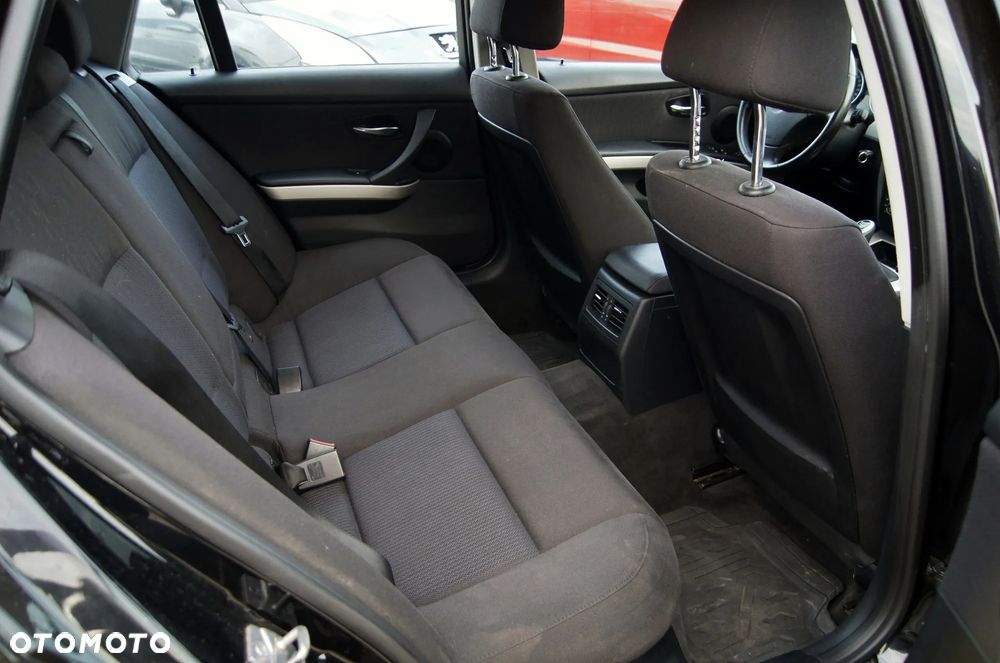 BMW Seria 3 320d - 12