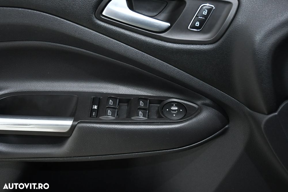 Ford Kuga 2.0 TDCi 4x4 Titanium - 25