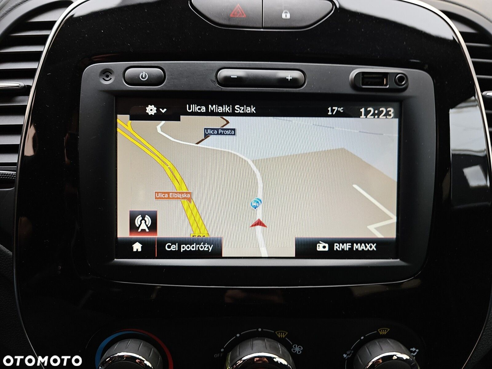 Renault Captur - 24