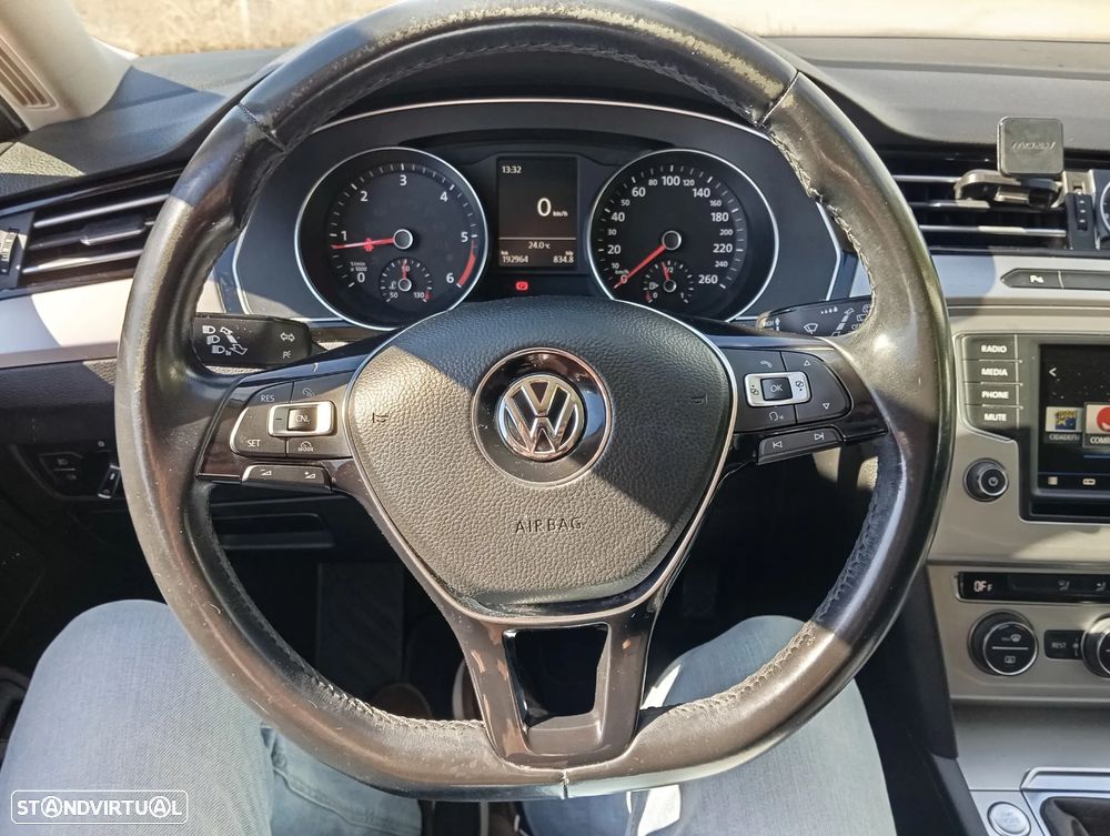 VW Passat Variant 1.6 TDI Confortline - 21