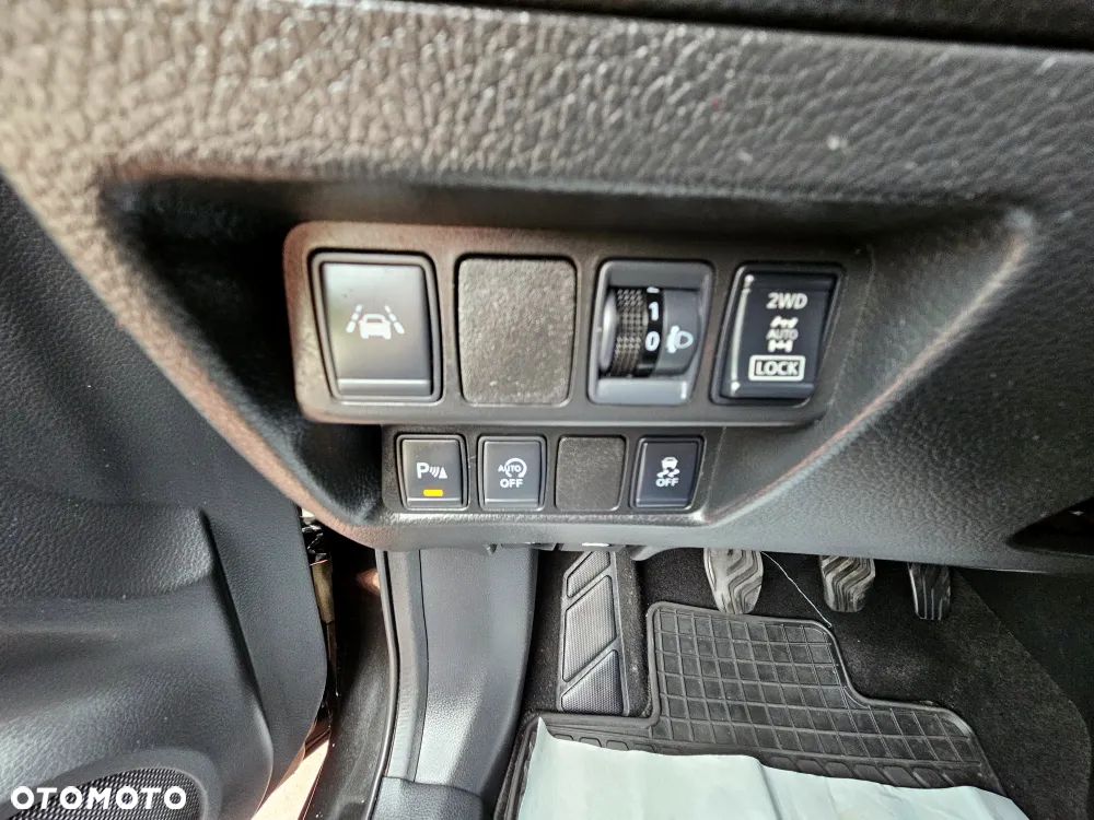 Nissan Qashqai 1.6 DCi ALL-MODE 4x4i ACENTA - 17