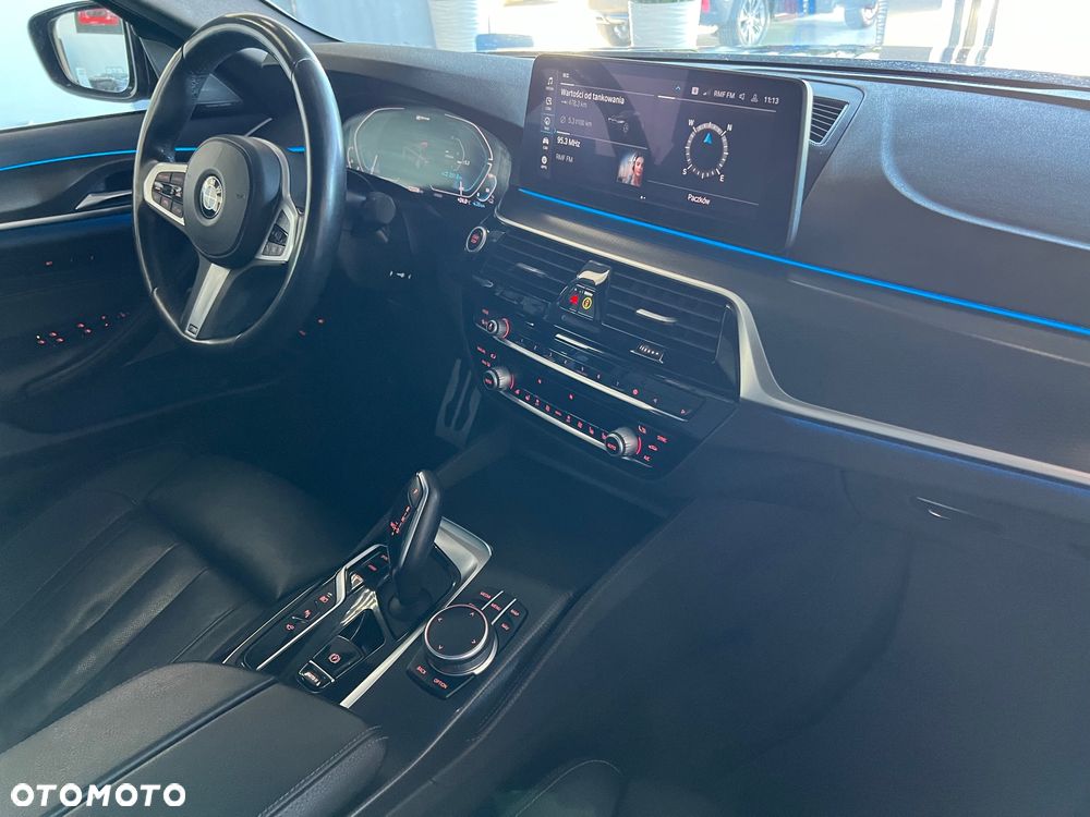 BMW Seria 5 520e M Sport sport - 39