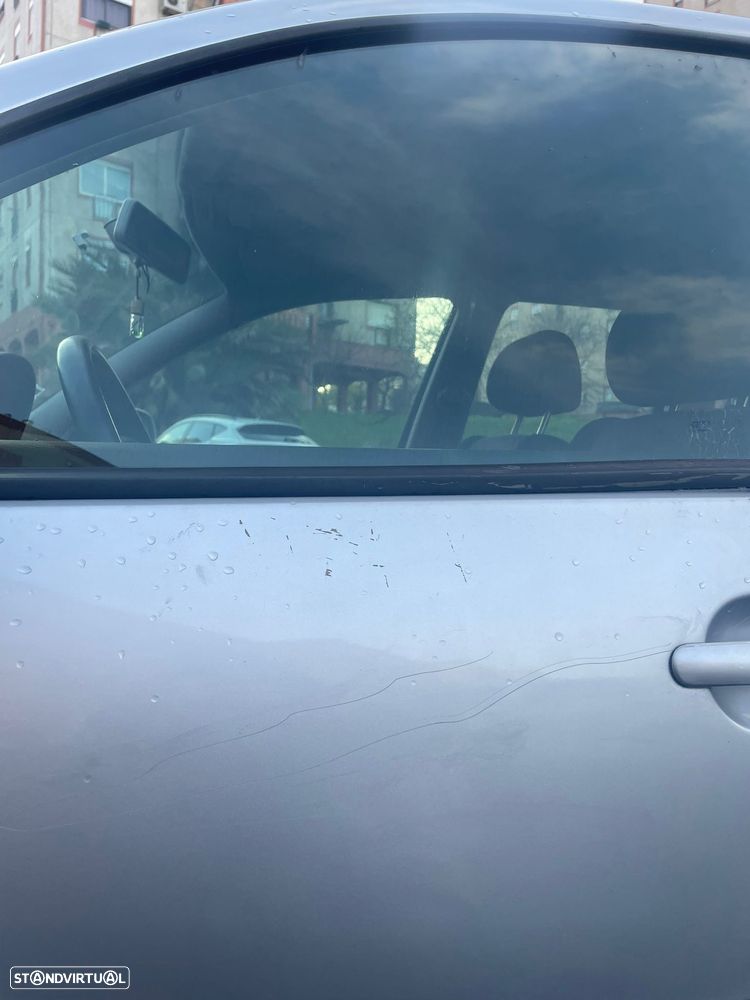 VW Golf 1.4i 25 Anos - 9