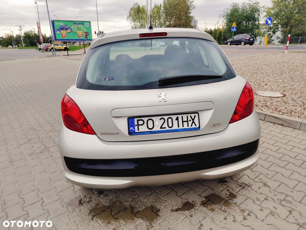 Peugeot 207 - 6