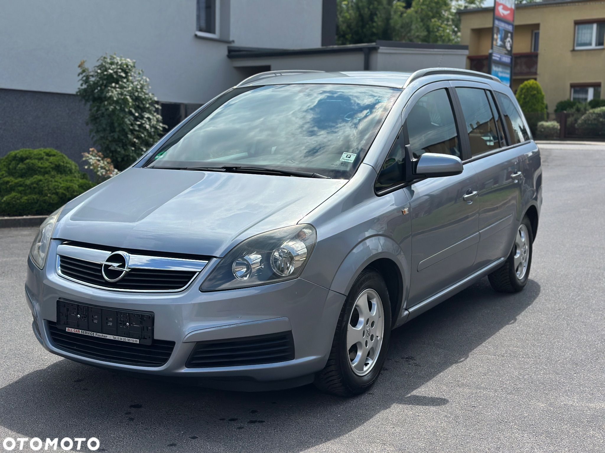 Opel Zafira - 1