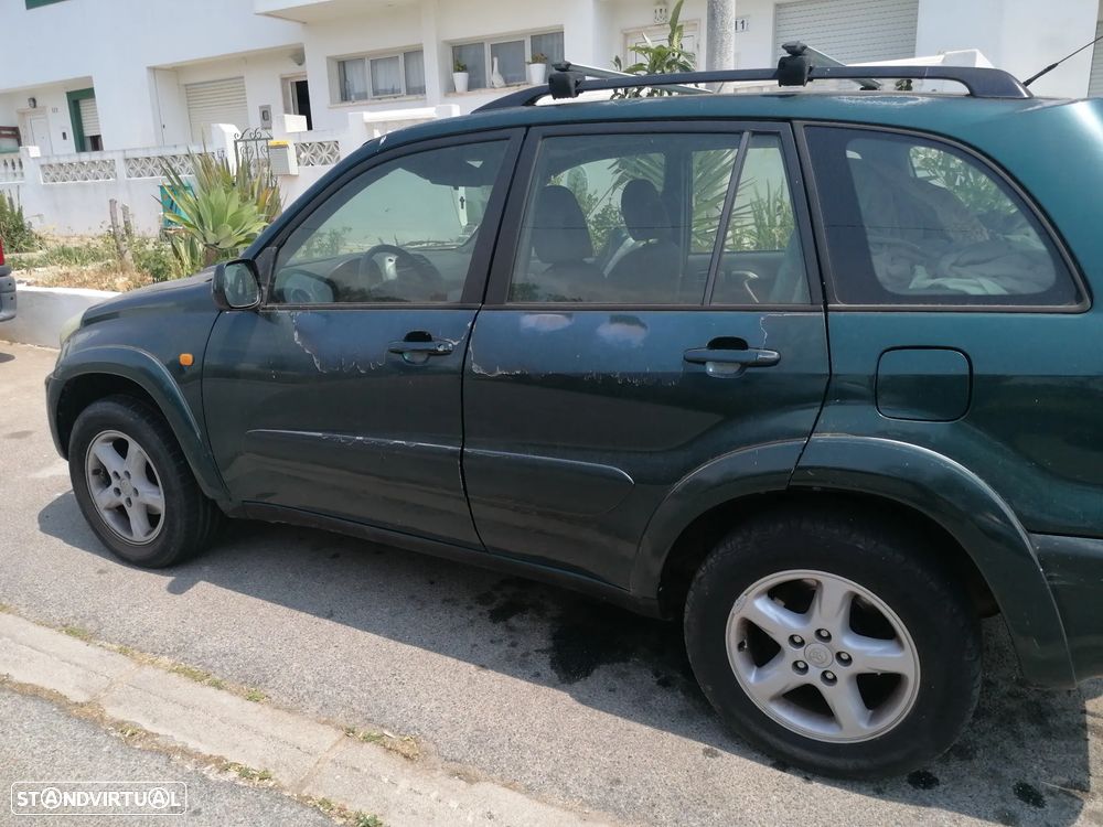 Toyota RAV4 2.0 D-4D Base - 2