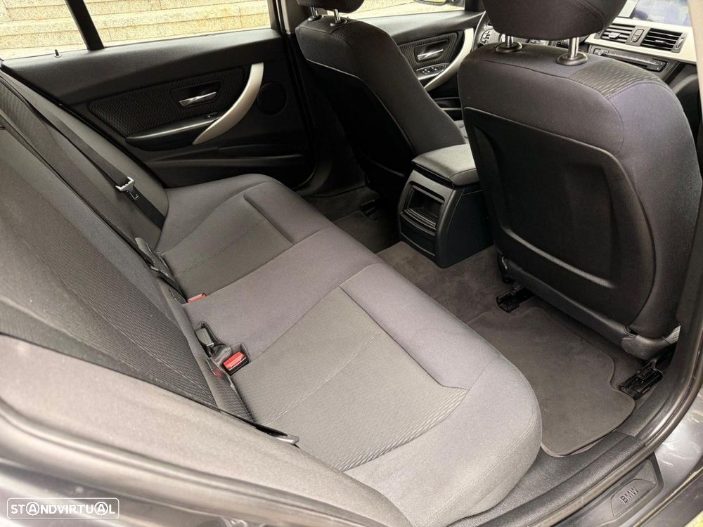 BMW 316 d Touring - 14