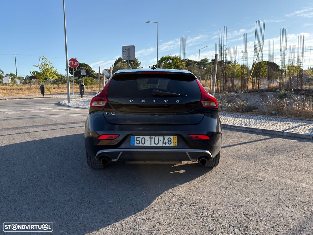 Volvo V40 D2 R Design - 4