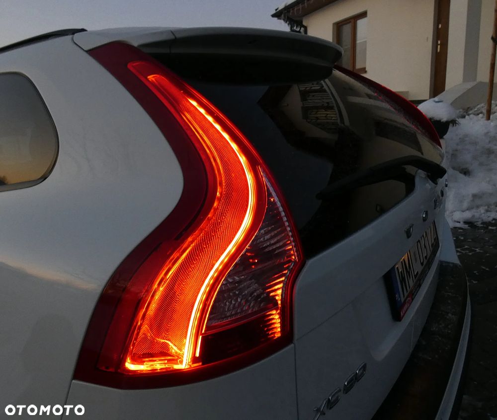 Volvo XC 60 2.4D AWD Momentum - 16