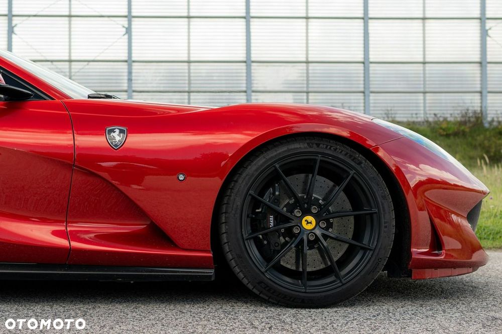 Ferrari 812 Superfast - 9