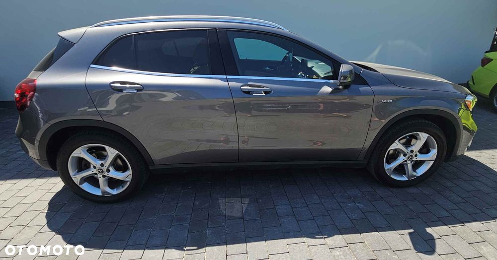 Mercedes-Benz GLA 250 4-Matic - 8