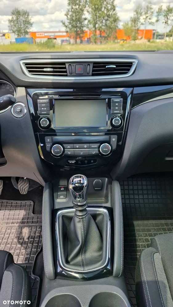 Nissan Qashqai 1.3 DIG-T N-Connecta - 13