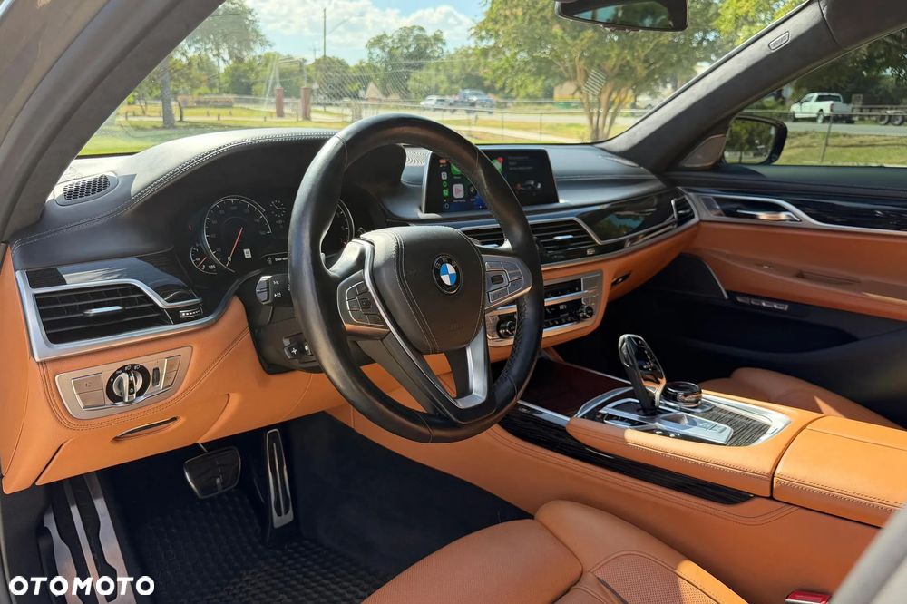 BMW Seria 7 - 12