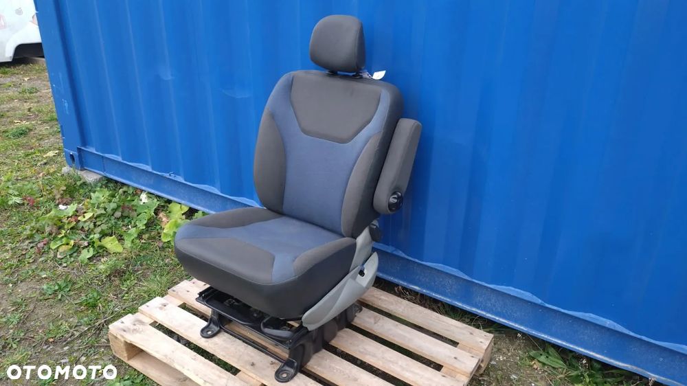 FOTEL PASAŻERA TRAFIC VIVARO PRIMASTAR 01- NO 925/151 - 3