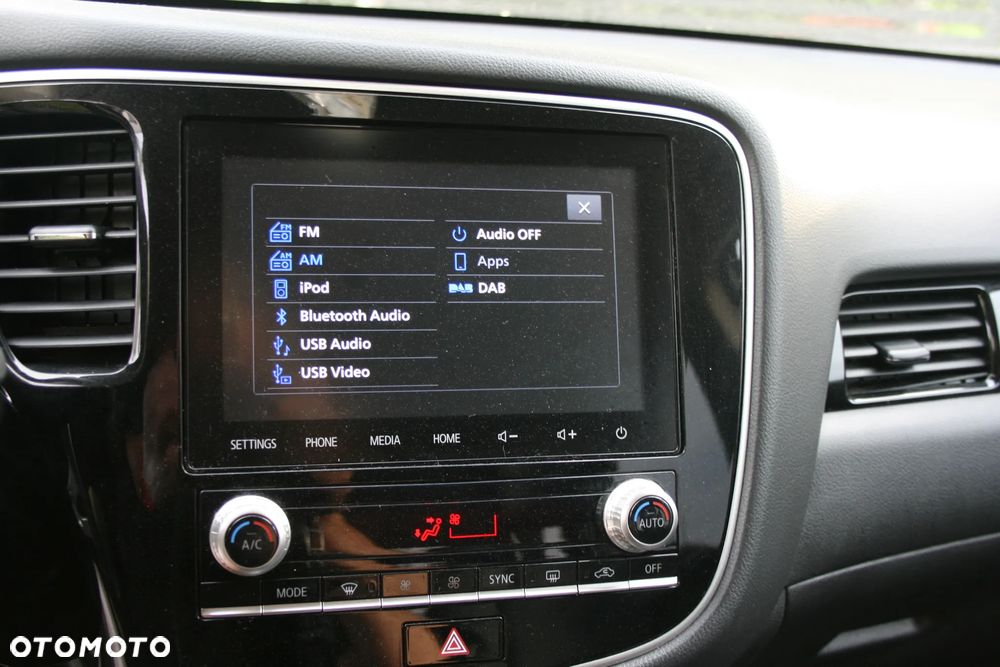 Mitsubishi Outlander - 23