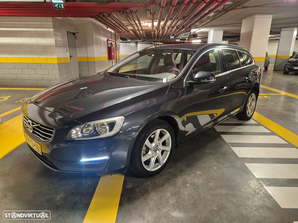 Volvo V60 1.6 D2 Momentum Eco - 1