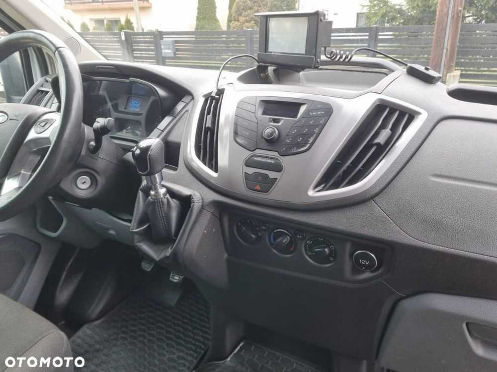 Ford Transit - 12