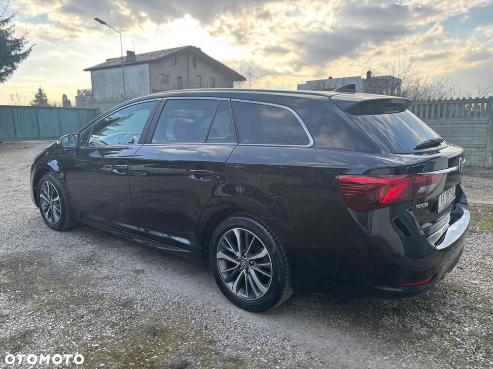 Toyota Avensis - 10