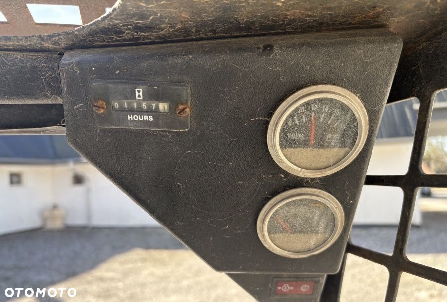 Bobcat 443 - 10