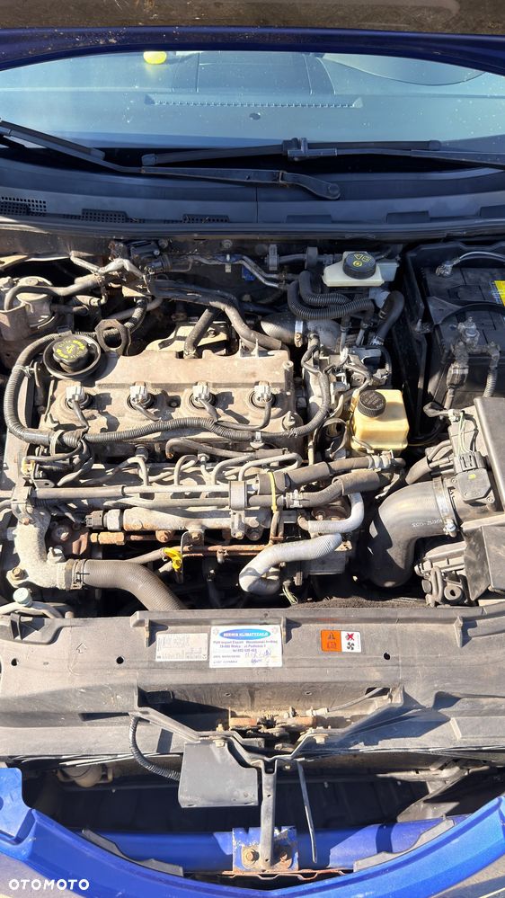 Mazda 3 2.0 CD Active + - 12