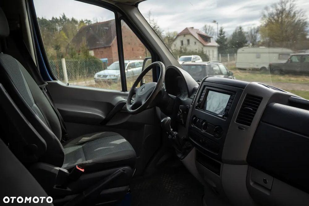Mercedes-Benz Sprinter - 11