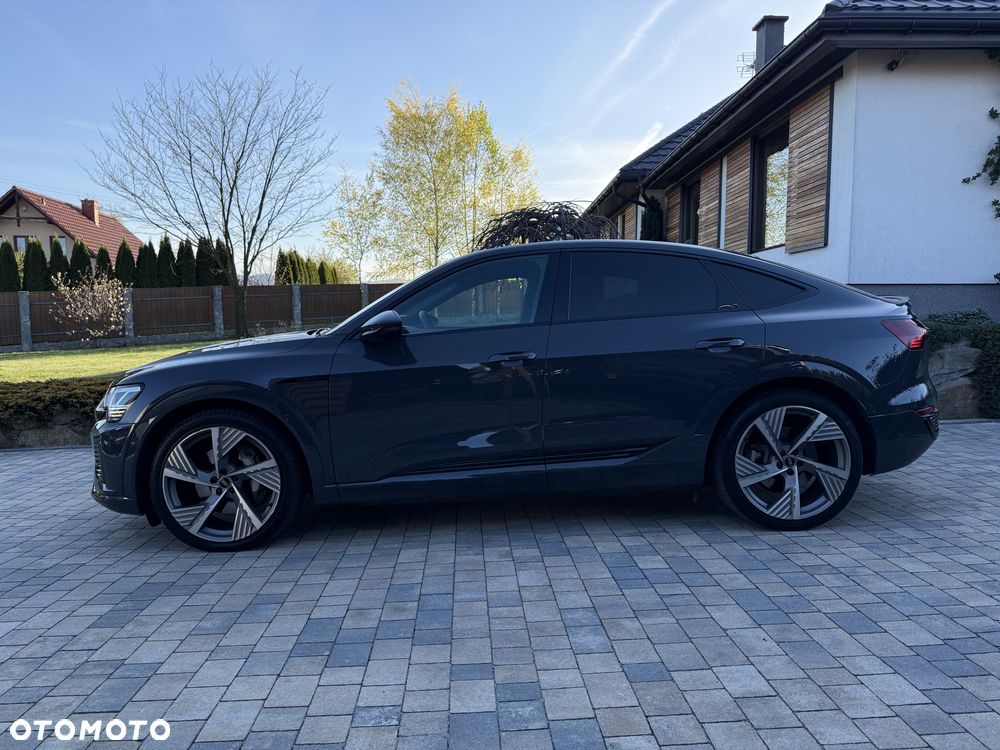 Audi Q8 Sportback e-tron - 2