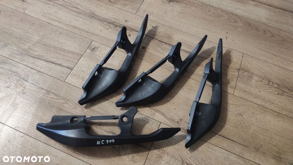 EU RĄCZKA PASAŻERA LEWA UCHWYT HONDA NC 700 12-16 - 1