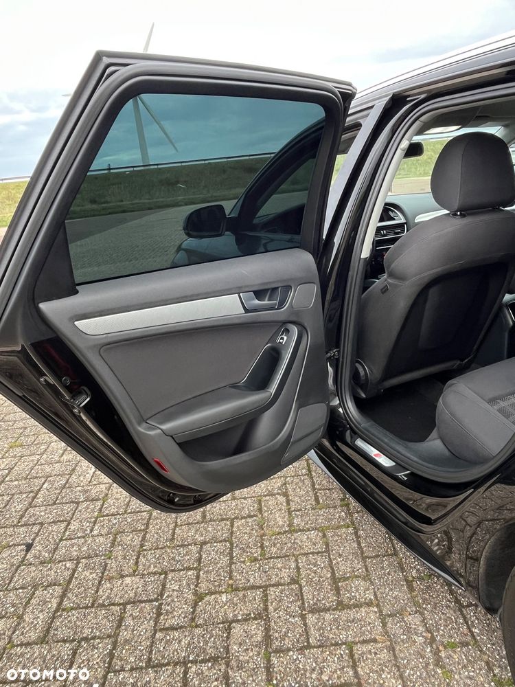 Audi A4 Avant 2.0 TDI DPF quattro S tronic S line Sportpaket - 28