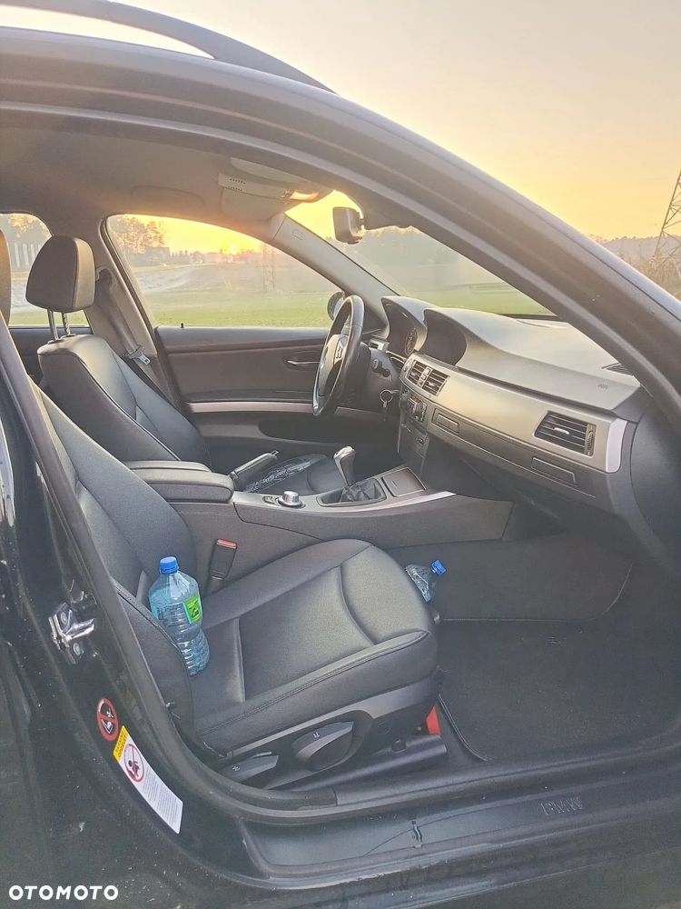 BMW Seria 3 318d - 10