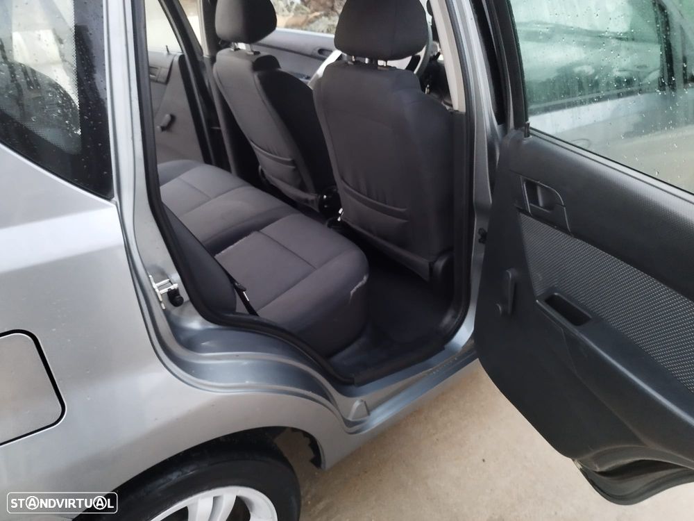 Chevrolet Aveo 1.2 LS - 21