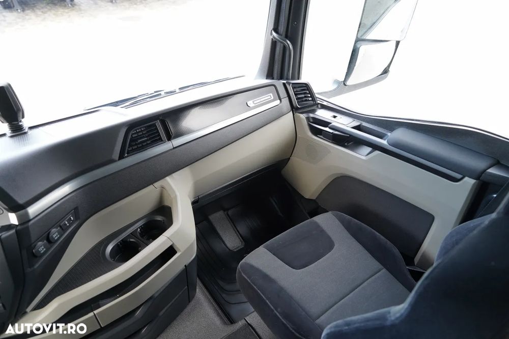 MAN TGX 26.470 / 6x2 / CORTINĂ / SOLO / 6x2 / 120 m3 / PUNȚĂ RIDICATĂ / I-PARK COOL / BALANȚĂ PODEA / - 31