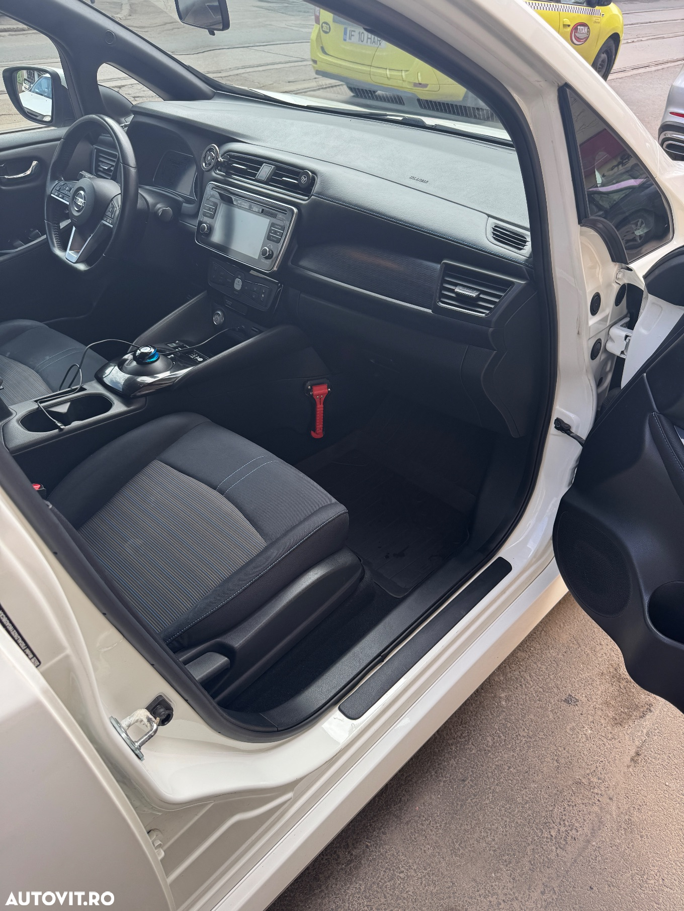 Nissan LEAF 39 kWh N-Connecta - 12