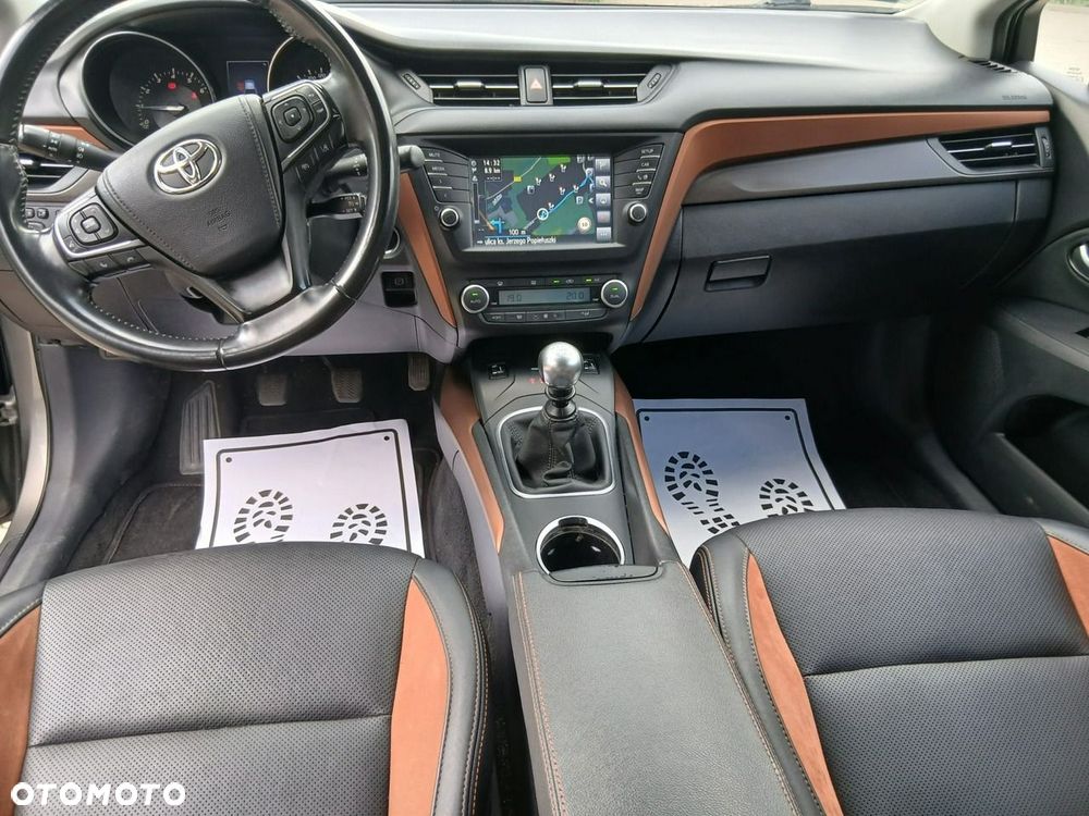 Toyota Avensis 1.8 Premium - 5