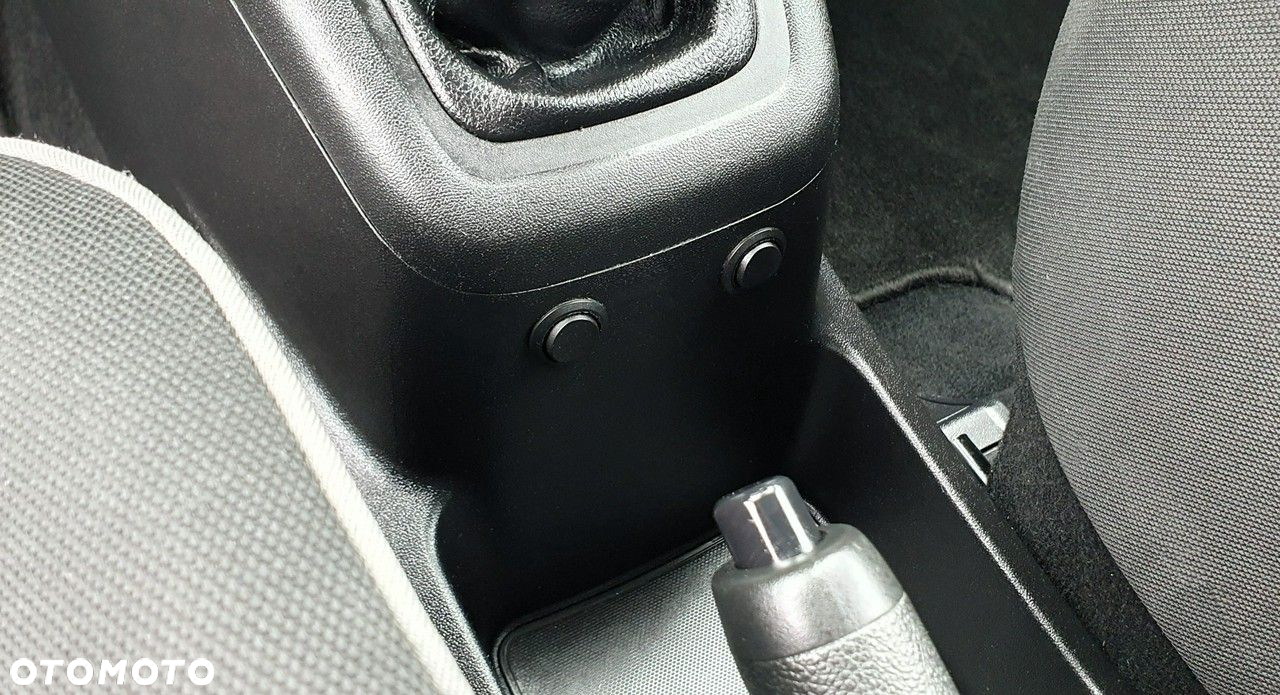 Kia Venga - 10