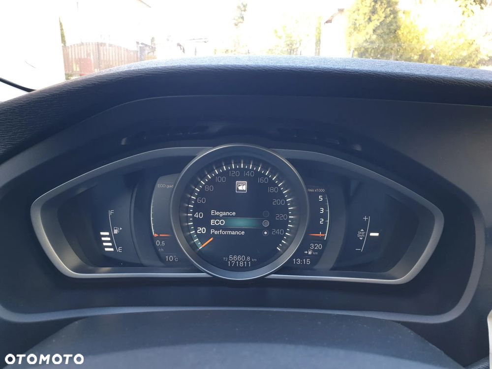 Volvo V40 D2 Momentum - 29