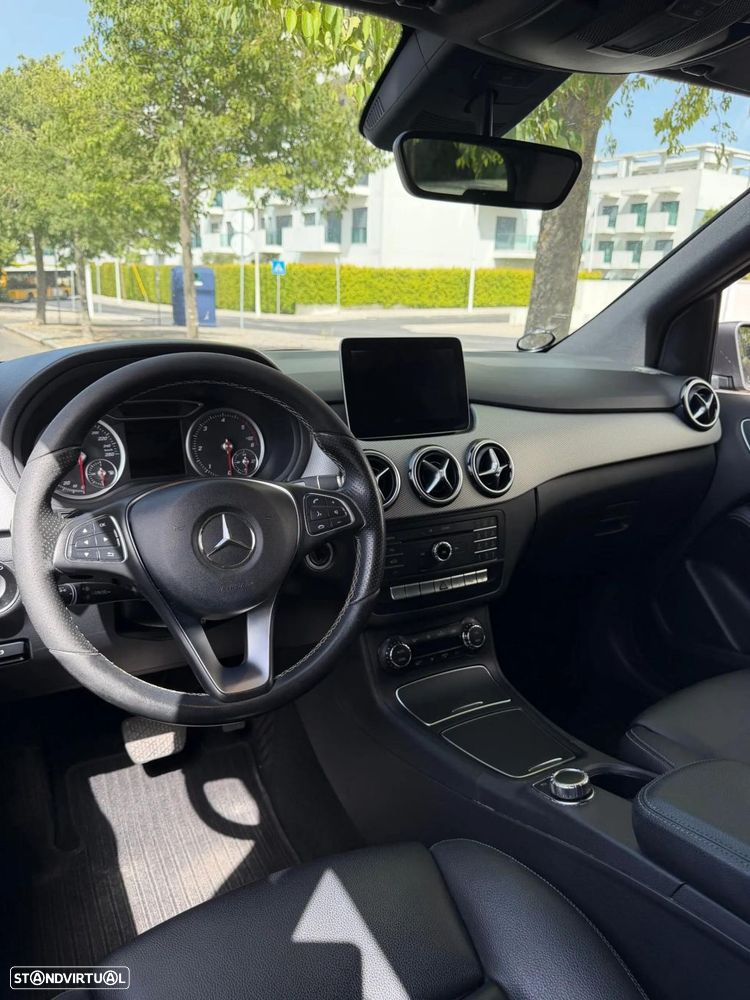 Mercedes-Benz B 180 d 7G-DCT - 10