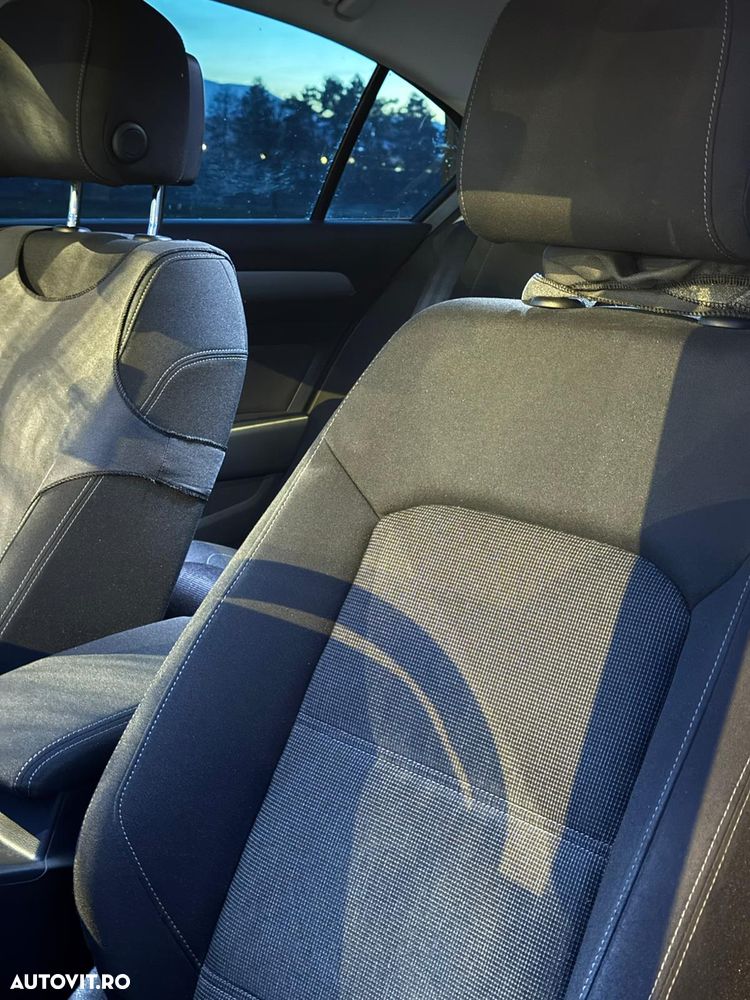 Volkswagen Passat 2.0 TDI Comfortline - 6