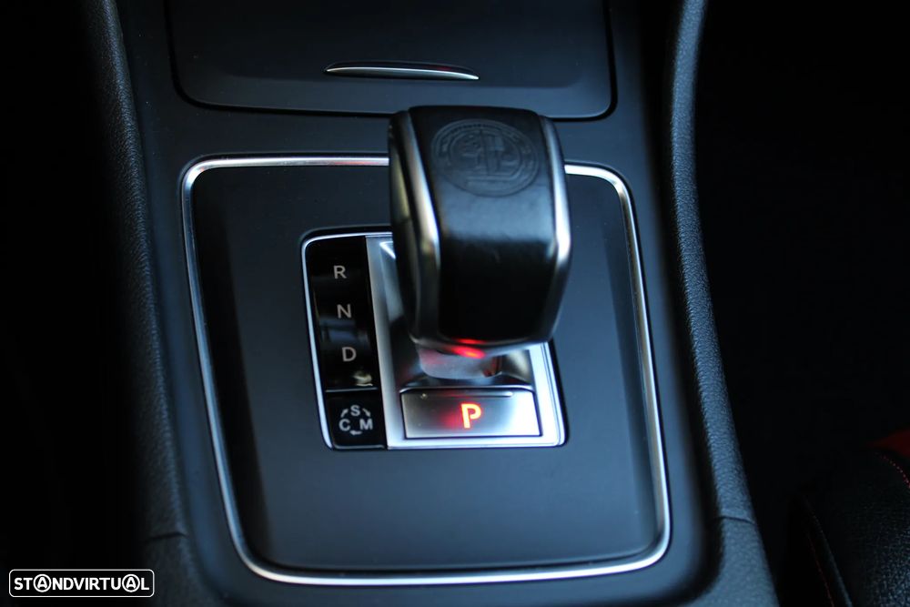 Mercedes-Benz A 45 AMG 4Matic Speedshift 7G-DCT - 44