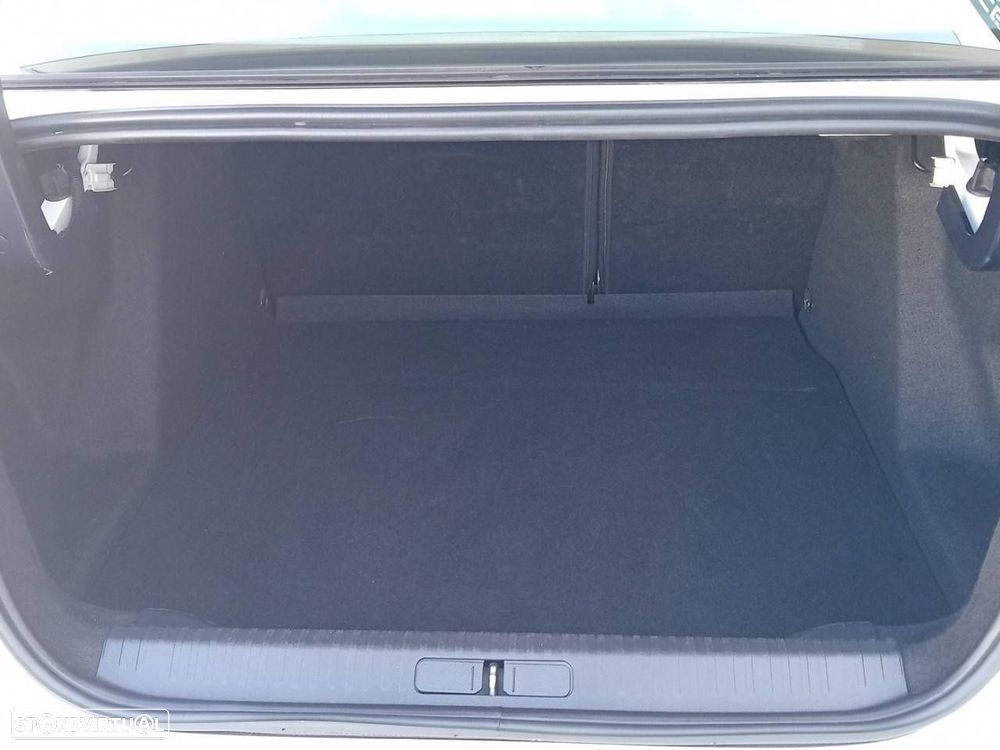 Citroën C4 X 1.2 PureTech Plus EAT8 - 7