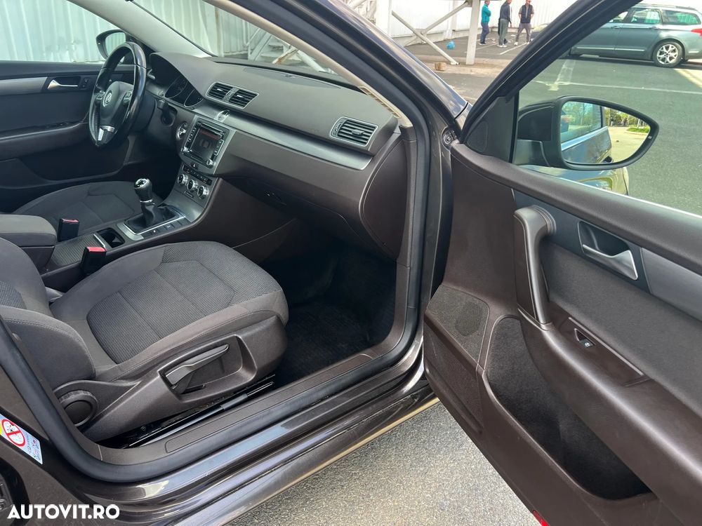 Volkswagen Passat 2.0 TDI BlueMotion Technology Comfortline - 18