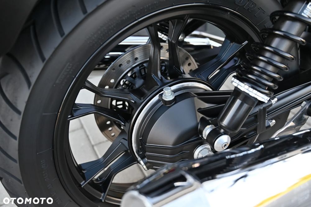 Moto Guzzi V7 - 21
