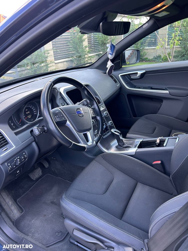 Volvo XC 60 D4 Geartronic Momentum - 4