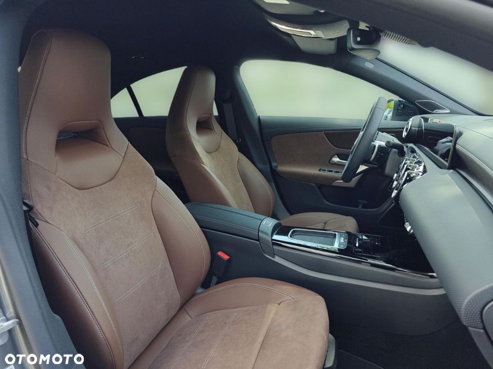 Mercedes-Benz CLA - 11